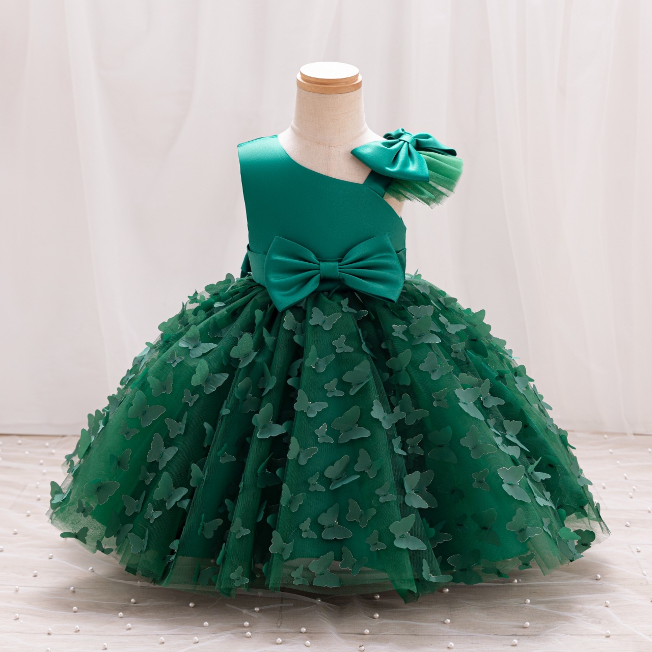Picture of Girls Princess Dress Mesh Children's Dress 2025 New Girls Middle School Puff Skirt Birthday First Year Dress Skirt Wholesale