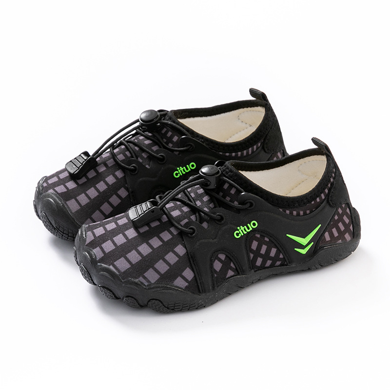Picture of 2025 New Style Kidsren's Water Shoes, Outdoor Non-Slip Breathable Quick-Drying Water Shoes, Boys and Girls Beach Shoes