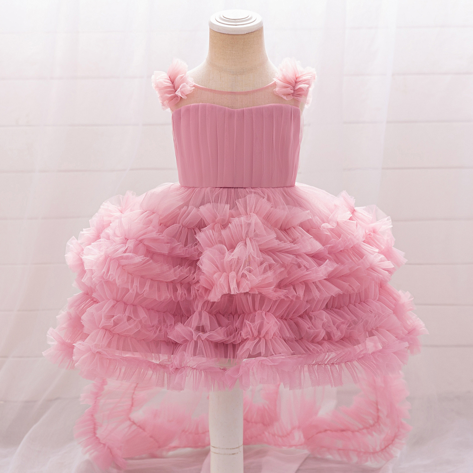 Picture of New One-year-old Dress Short-sleeved Pleated Mesh Lace Trailing Princess Dress Ponked Yarn Flower Children's Wedding Dress
