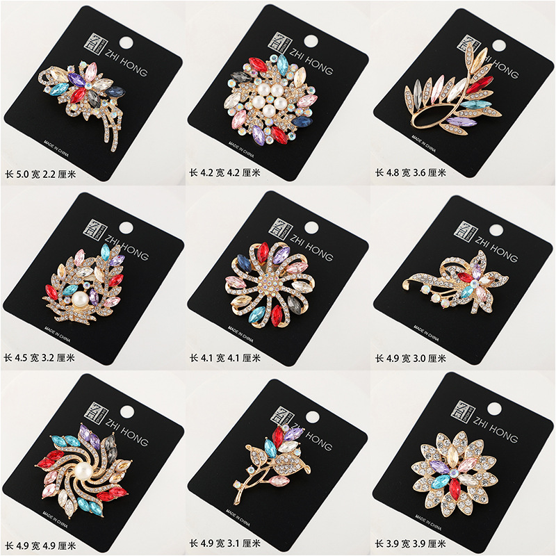 European and American Rhinestone Brooch Pin Anti-Exposure Scarf Buckle for Women, Elegant Alloy Flower Chest Accessory