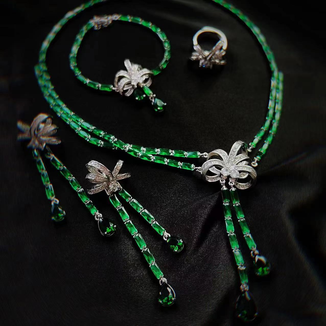 High-grade Light Luxury Full Diamond Earrings Bow Emerald Necklace Brilliant Green Diamond Bracelet Opening Ring suit