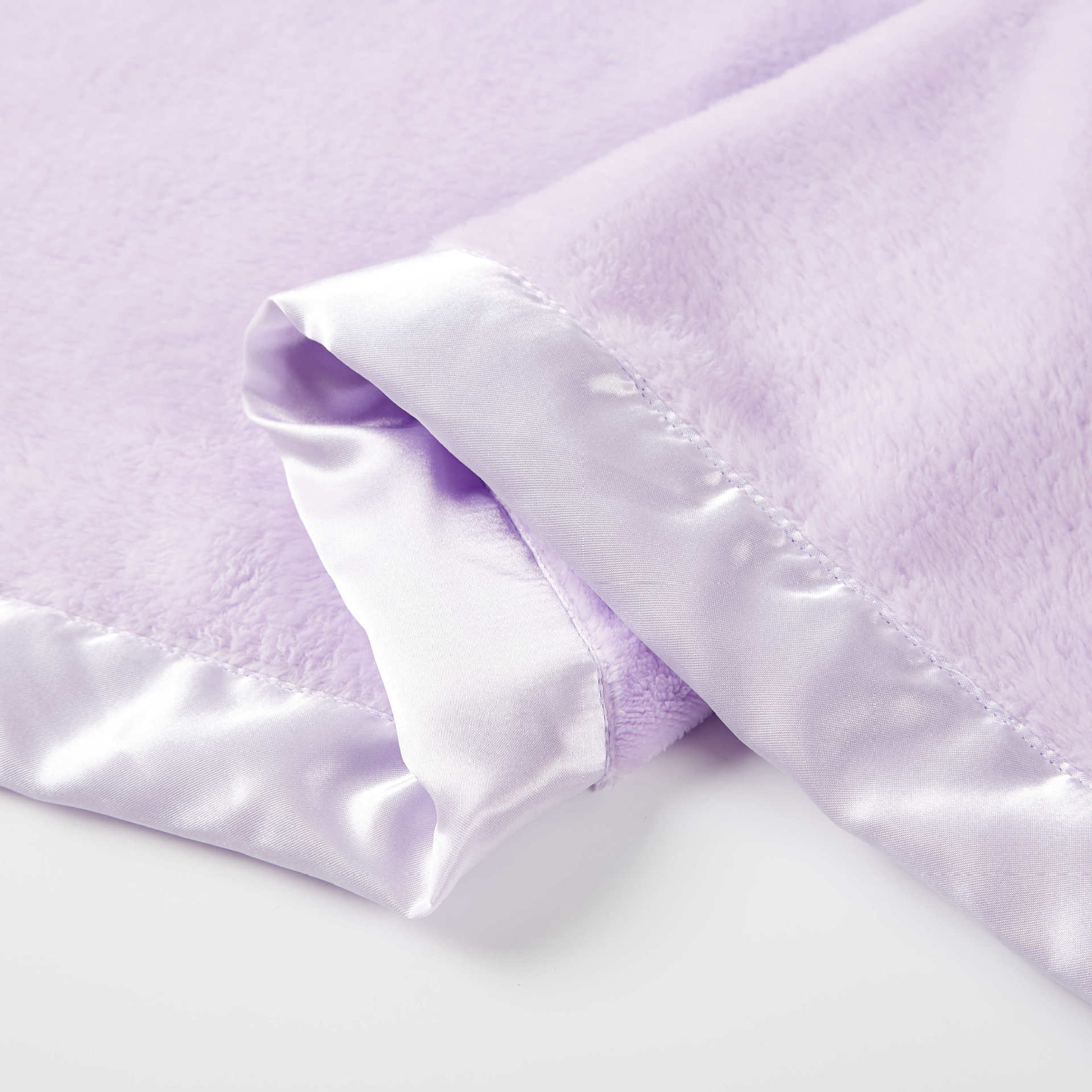 Picture of Flannel Satin Blanket Silks and Satins Edge Baby Blanket Infant Nap Blanket Square Blanket Foreign Trade Wholesale Customization