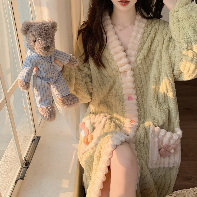 Girl's Strawberry Pajamas Coral Fleece Women's Winter 2024 New fleece-lined Thickened Home Nightgown Outwear Nightgown