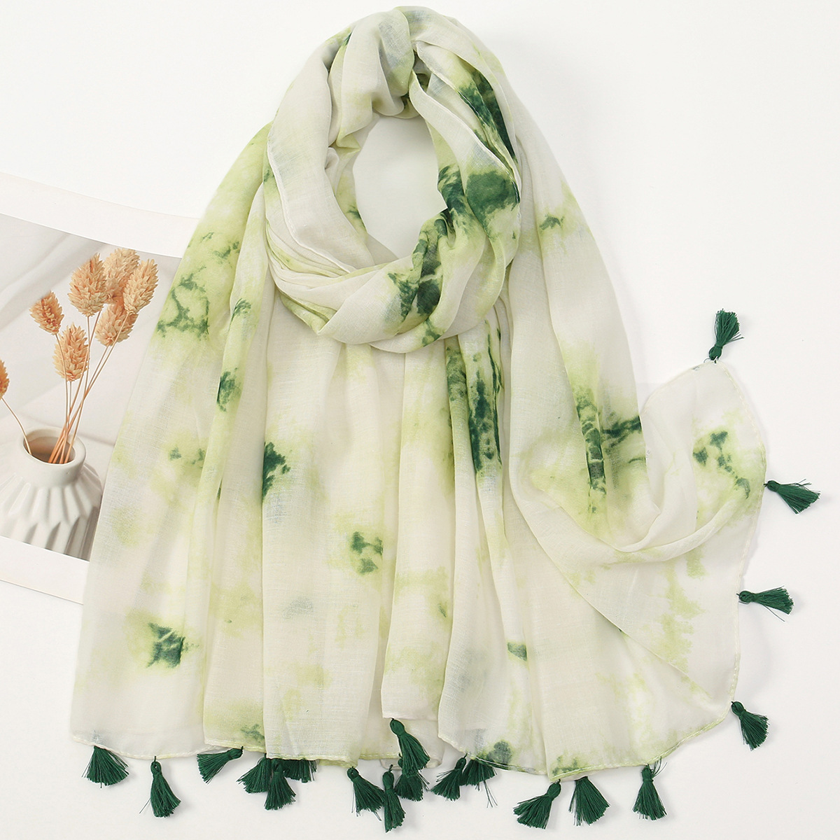 Picture of New Artistic Fresh Cotton and Linen Retro Tassel Scarf Women's Printed Beautiful Silk Scarf Japanese Sunscreen Shawl