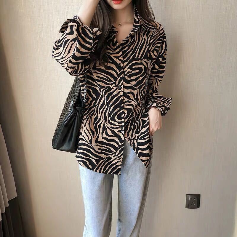 Picture of 2025 Spring New Fashion Retro Long-Sleeved Stripesd Shirt Women's Loose Lazy Style Bf Shirt Jacket Top Trendy