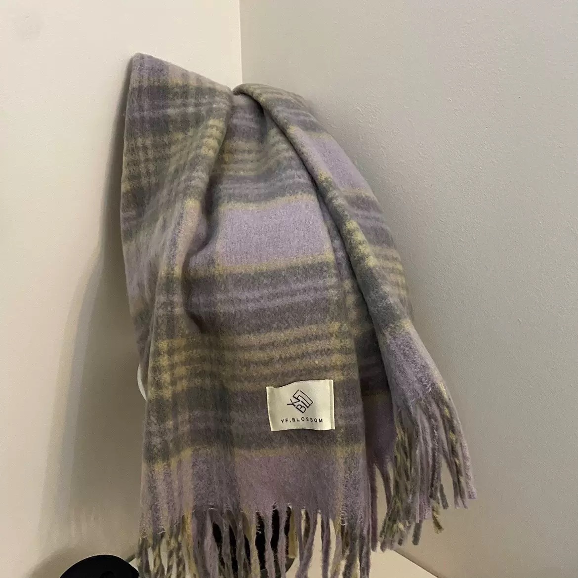 Picture of Maillard new striped scarf women's autumn and winter thickened warm neck snood student versatile solid color scarf manufacturer cross-border