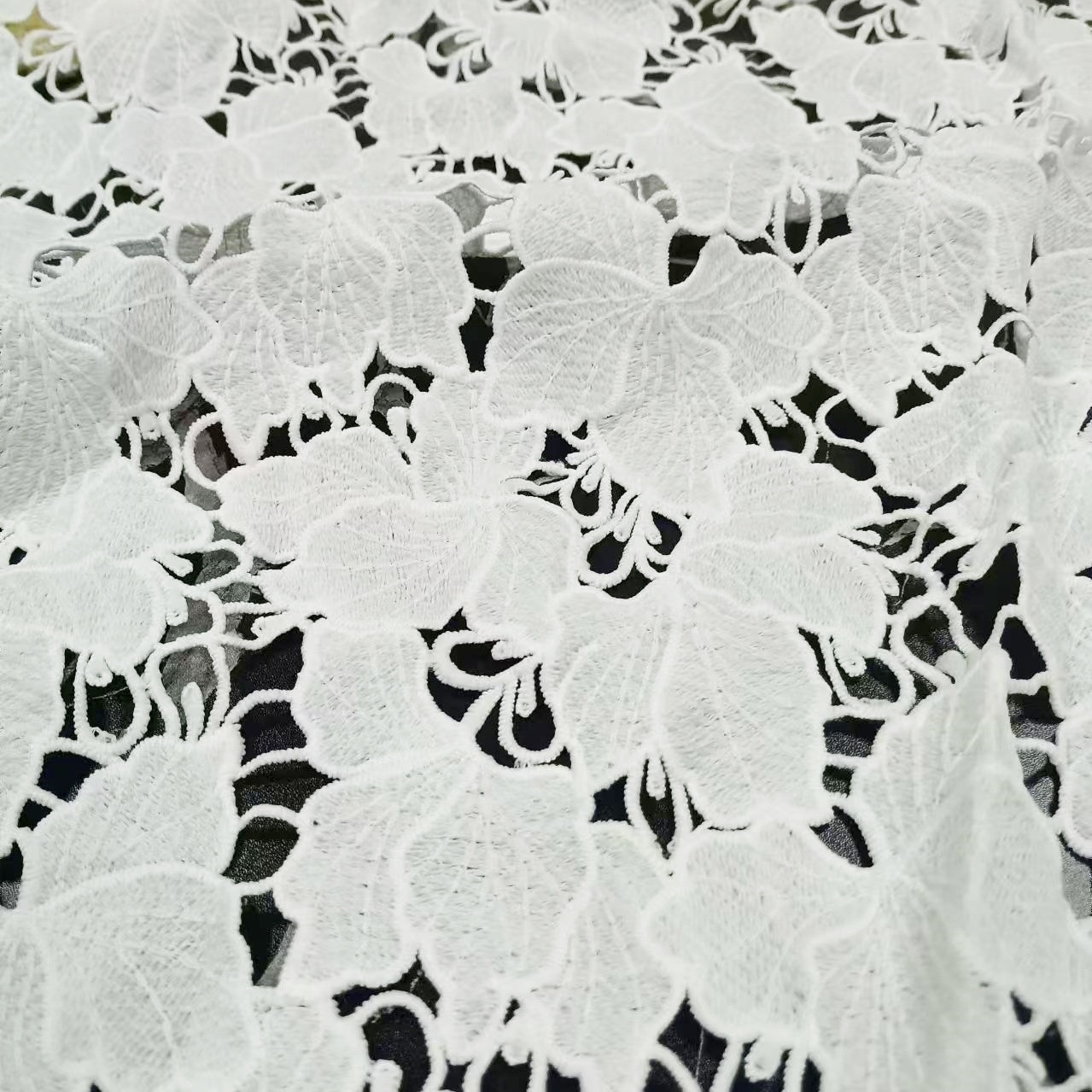 Polyester three-dimensional hollow fabric water-soluble white embroidery imitation hand hook lace handmade DIY accessories lace
