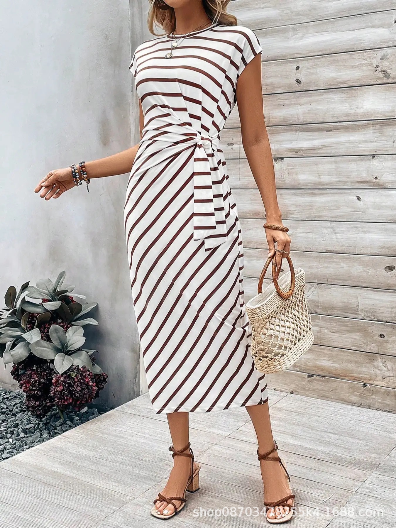 Picture of Cross-border Elegant Waist Strap Stripesd Round Neck Short-sleeved Long Dress Summer Women's High-end Women's Skirt