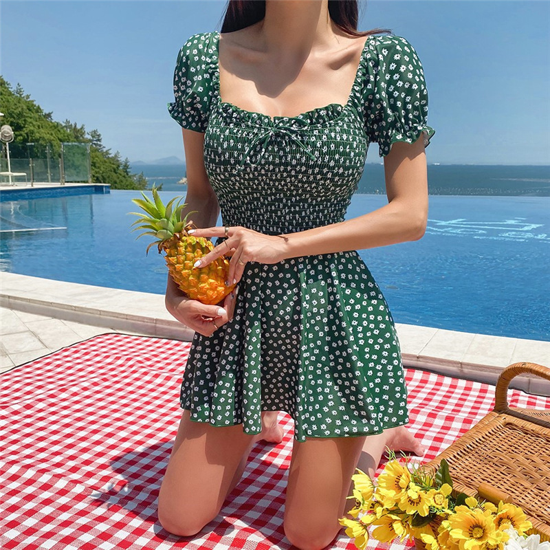 SOURCE Factory new girl floral fresh Korean style backless sexy short sleeve conservative one-piece hot spring swimsuit for women