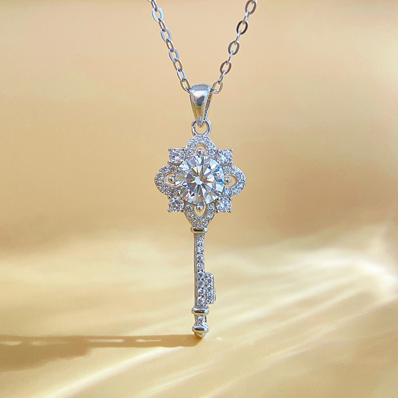 Moissanite Necklace Key Pendant for Women, Sterling Silver Plated with 18K, Light Luxury Elegant Full Diamond Versatile Women's Pendant Cross-Border
