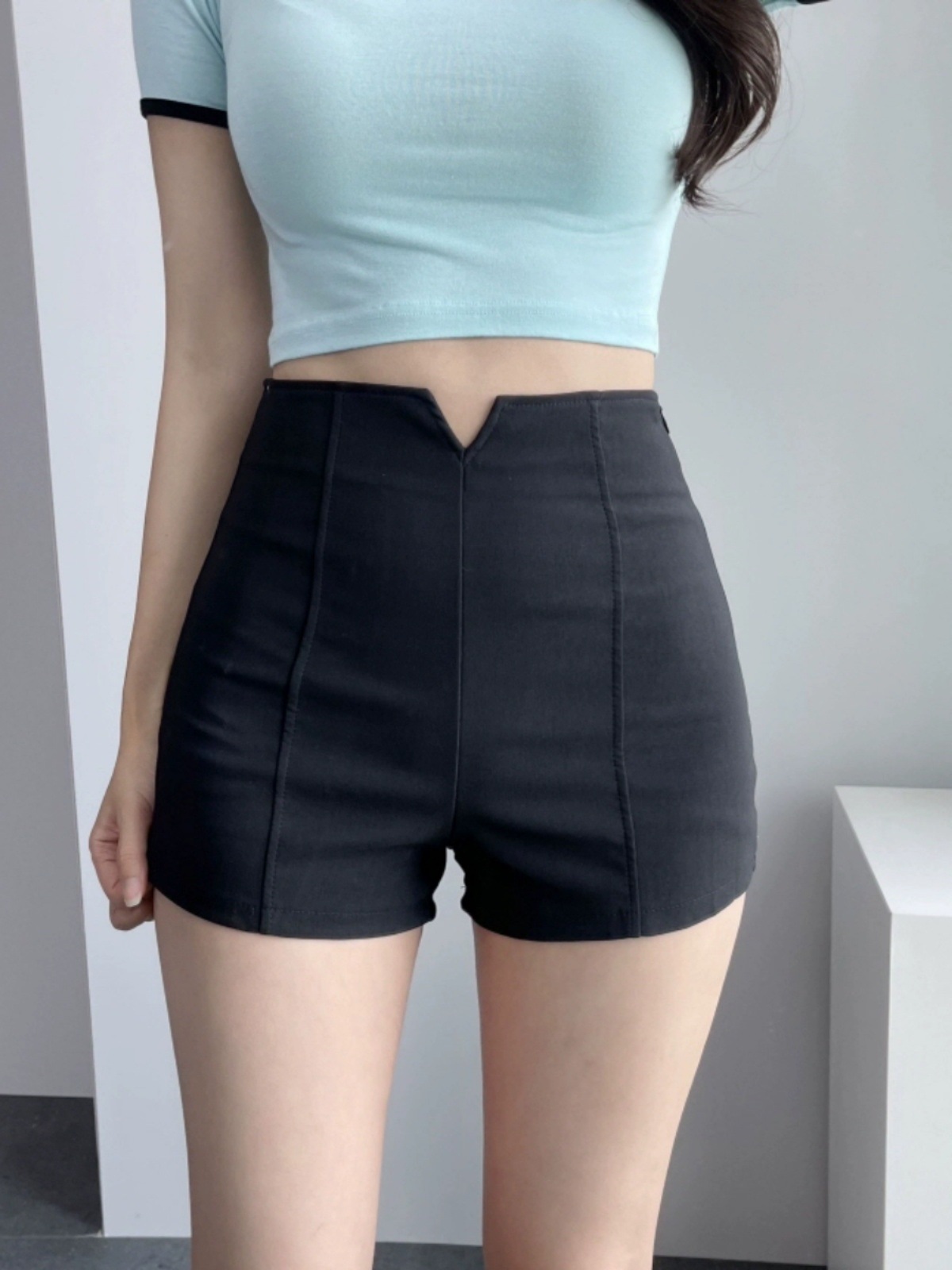 Black Three-point Pants Design Sense Elastic Tight Sexy Slim Hot Pants Hip Bag Women's Summer 2024 Korean Style High Waist Shorts