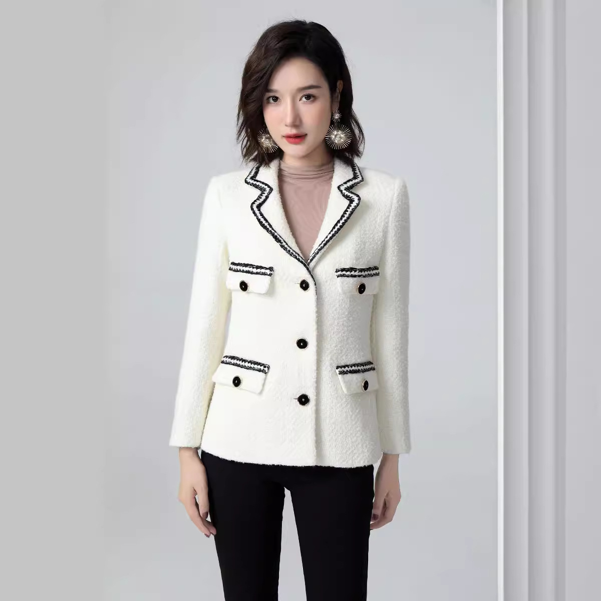 In-Stock Lml High-End Age-Reducing White Elegant Commuter Waist-Cinching Thick Wool Coat with European and American Style Lapel and Wool Trim