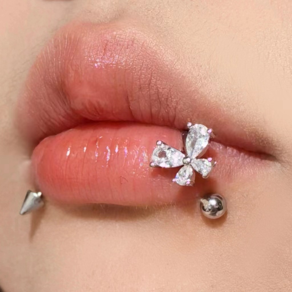 Zircon Bow Diamond Lip Ring Flash Titanium Steel Niche Sweet Cool Spice Girls Ins Piercing Jewelry Cute and Sweet