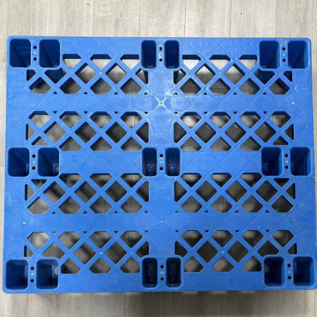 Plastic pallet grid Sichuan forklift warehouse shelf moisture-proof pad logistics pallet plastic pallet