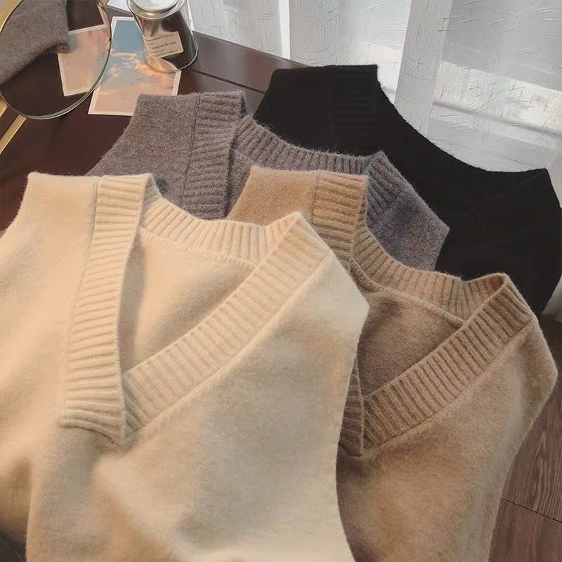 V-Neck Sweater Vest for Women, Korean Style Sleeveless Knitted Vest, Simple Preppy Style, Loose Outer Wear, Fashionable Vest