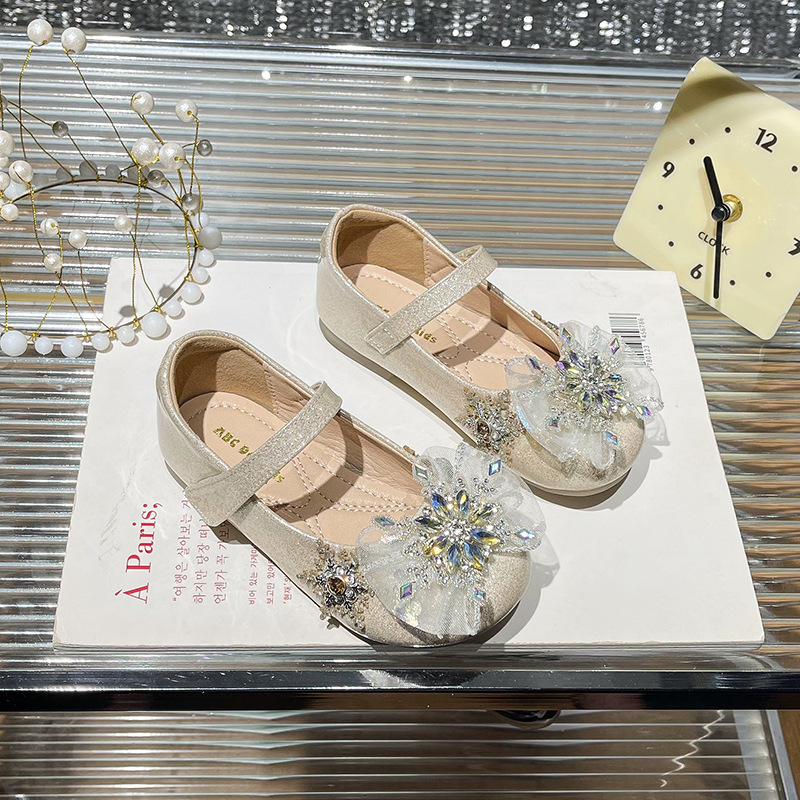 Picture of Girls Crystal Shoes 2025 Spring New Children Fashion Velcro Flat Shoes Baby Rhinestone Soft-soled Princess Shoes