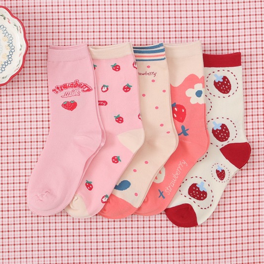 Autumn and Winter New Cotton Mid-tube Women's Socks Personalized Strawberry Girls Socks Small Fresh Sweet Wind High-tube Fashionable Socks