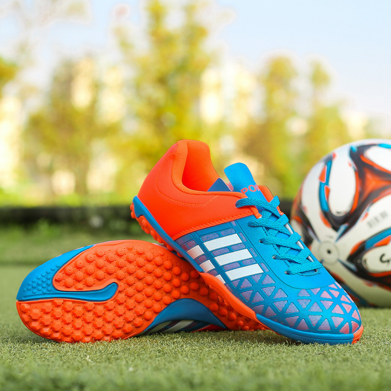 2020 new men and women students teenagers Children football shoes long broken nails artificial grass sports training football shoes