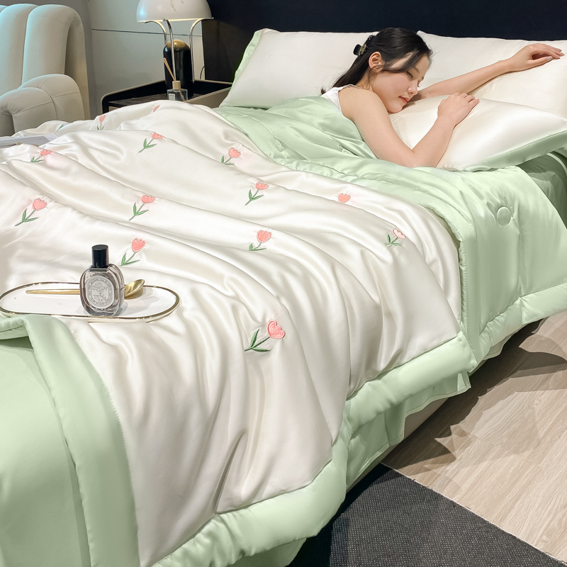 Picture of Cool Silk Summer Cool Quilt Four-Piece Set Non-Silk Tencel Gift Summer Quilt Three-Piece Dormitory Thin Summer Air-Conditioned Quilt