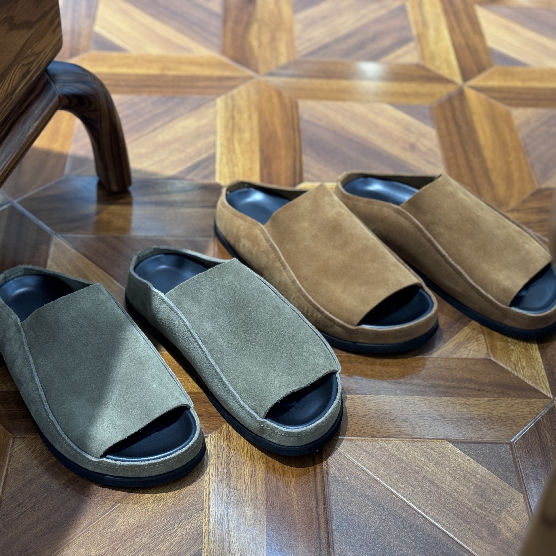 Cowhide Men's Slippers for Summer Outer Wear, Fashionable Casual Sandals, Youth Personalized Flip-Flops, Breathable Beach Shoes