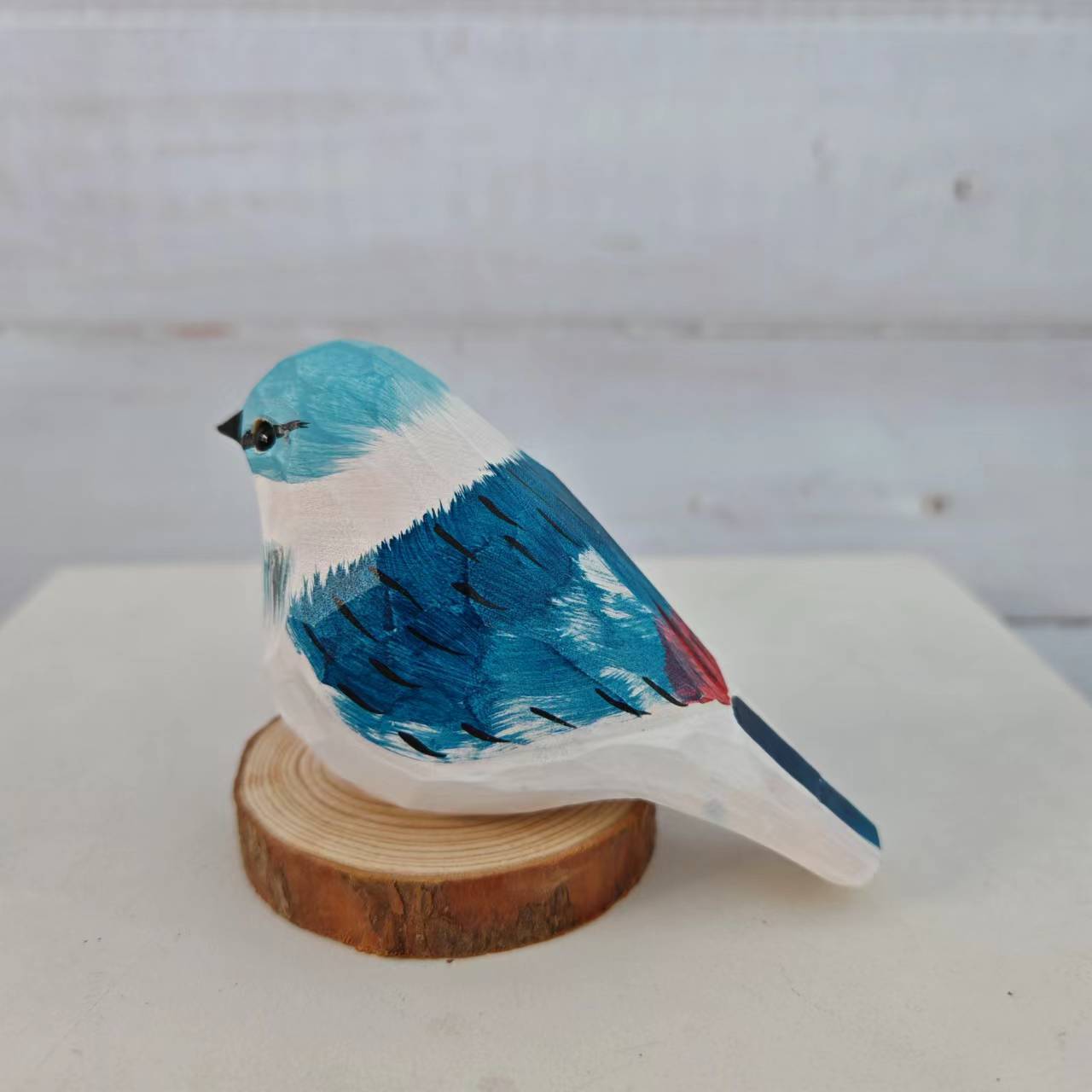 Picture of Bird Wood Carved Ornaments Cute Children's Toys Birthday Gift Hand Carved Colored Healing Desktop Ornaments Animals