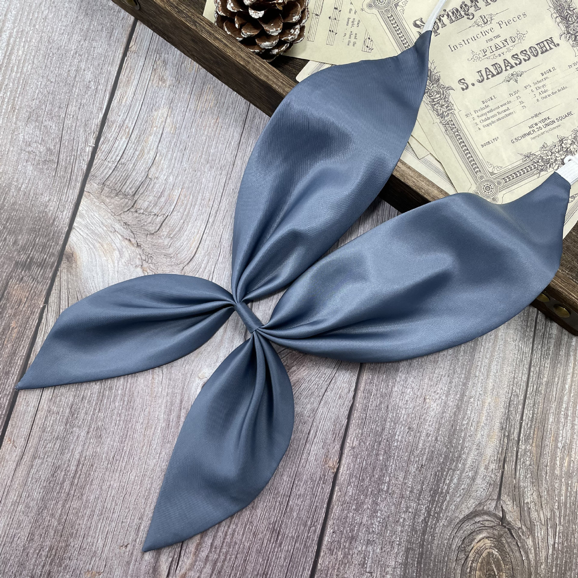 Picture of Goldfish Knot Jk Bow Tie Imitation Triangle Towel Free Slayer Suit Scarf Japanese Bow Uniform Collar wine red