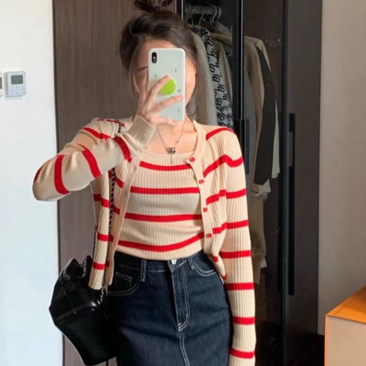 Red Striped Long-sleeved Knitted Cardigan Women's 2025 Spring New Sweet Slim-fit Base Short Top with Sling