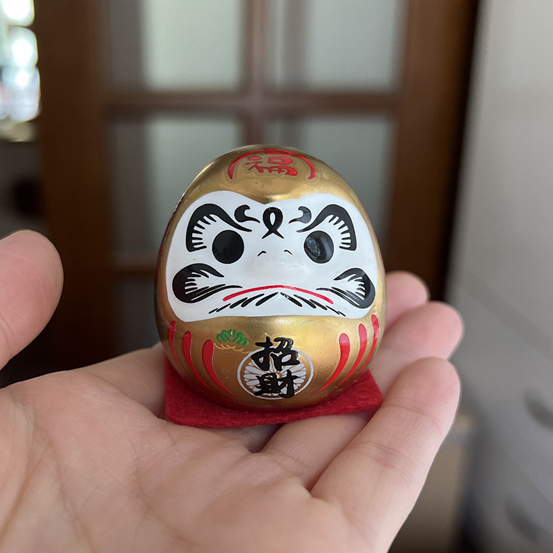 Picture of Japanese-style Dharma ornaments Japanese ceramic Dharma eggs Kaiyun Dharma trumpet mini lucky cat car decorations