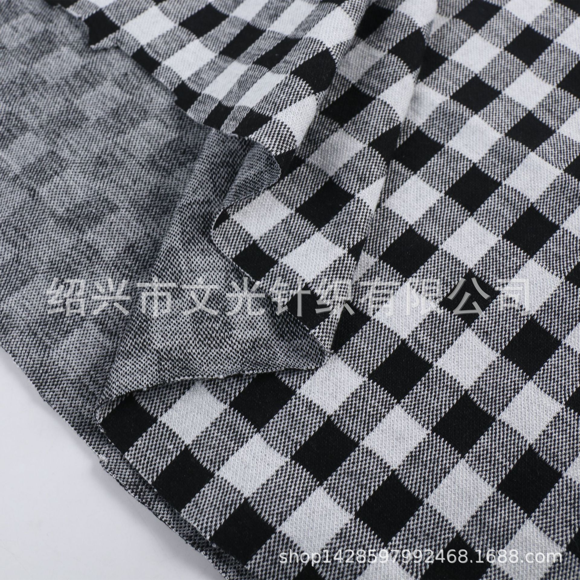 Classic Black and White Yarn-dyed Plaid Knitted Jacquard Fabric Blazer Houndstooth Small Plaid Jacquard Fabric Wholesale