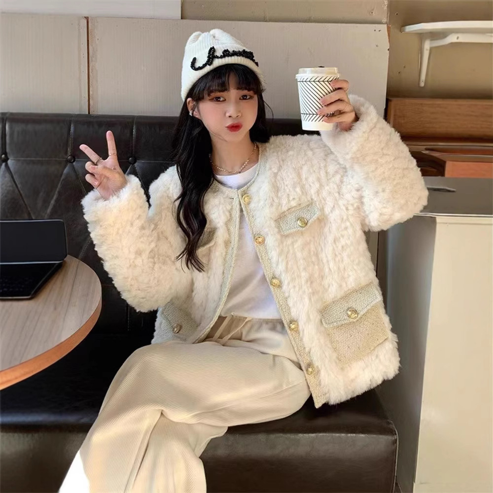 Picture of Coat for Women in Autumn and Winter, Small Fragrant Style, Imitation Lamb Wool Fleece-Lined, Thickeneded Plush, This Year's Popular Lady Style Top