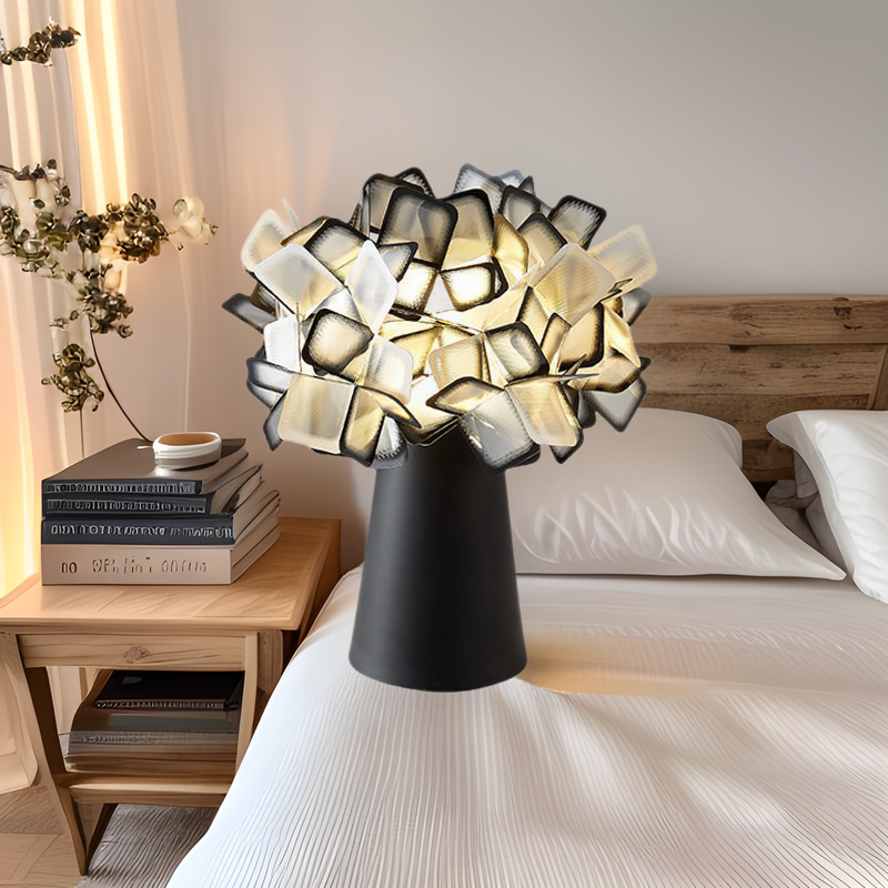 Bedroom Bedside Lamp Italian Designer Flower Table Lamp Simple Modern Creative Flower Decorative Table Lamp for Living Room