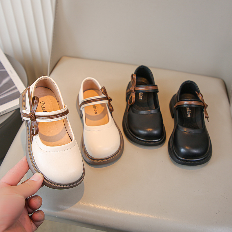 Girls' Leather Shoes Black Soft-soled Princess Shoes 2024 Spring New Simple Western Style Middle and Big Children's School Performance Shoes