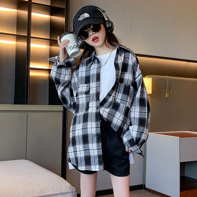 Girls' shirt spring fashion Korean plaid shirt new spring and autumn western style casual plaid shirt.