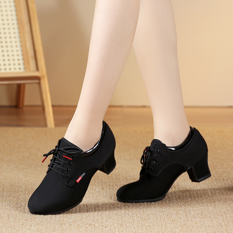 New Square Dance Shoes Soft Sole Soft Surface Latin Dance Shoes Sunderman Dance Shoes Outdoor Dance Shoes Women's Middle Help Dance Shoes