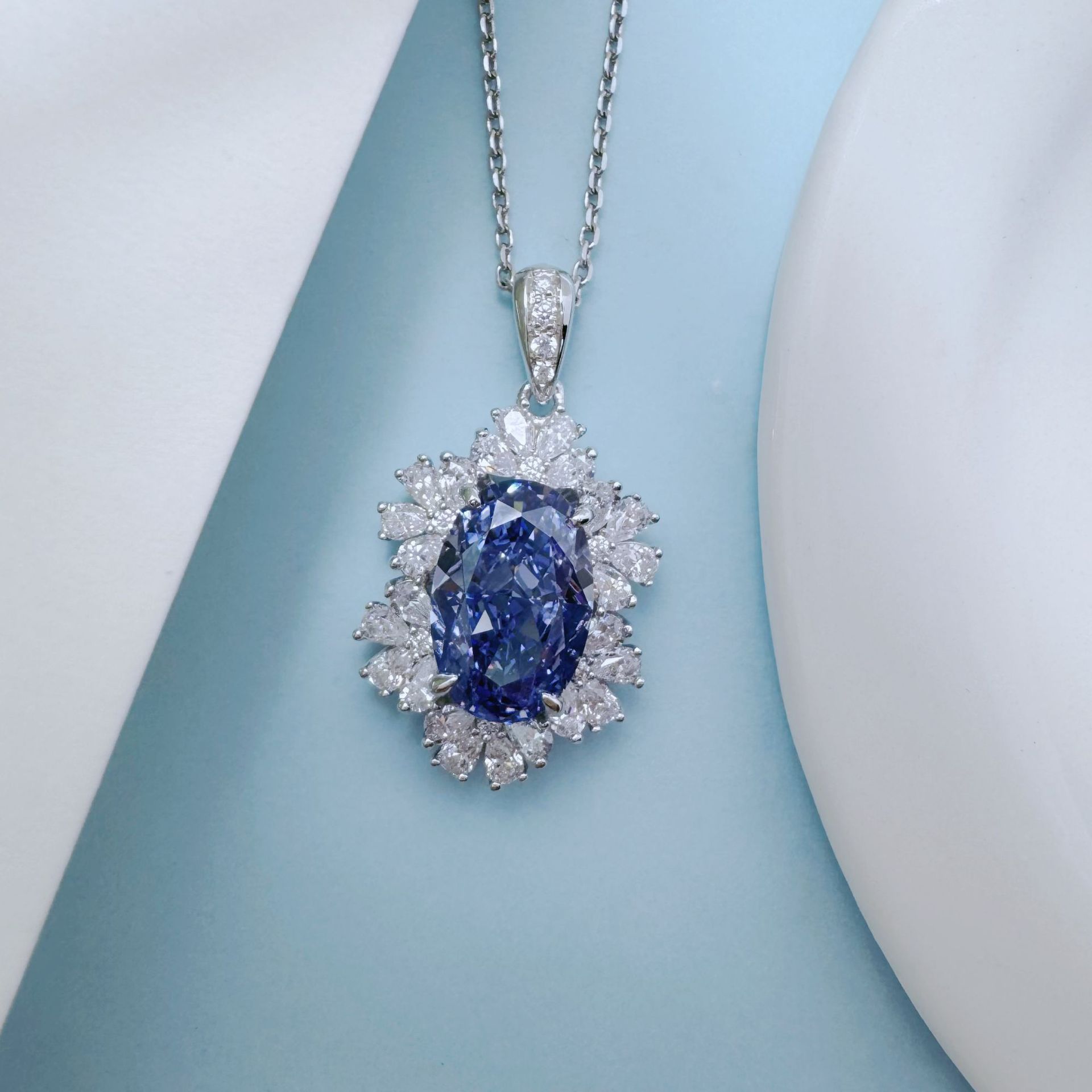 S925 sterling silver egg-shaped ice crystal blue diamond necklace female Europe and the United States new pigeon egg diamond pendant in stock a generation of hair