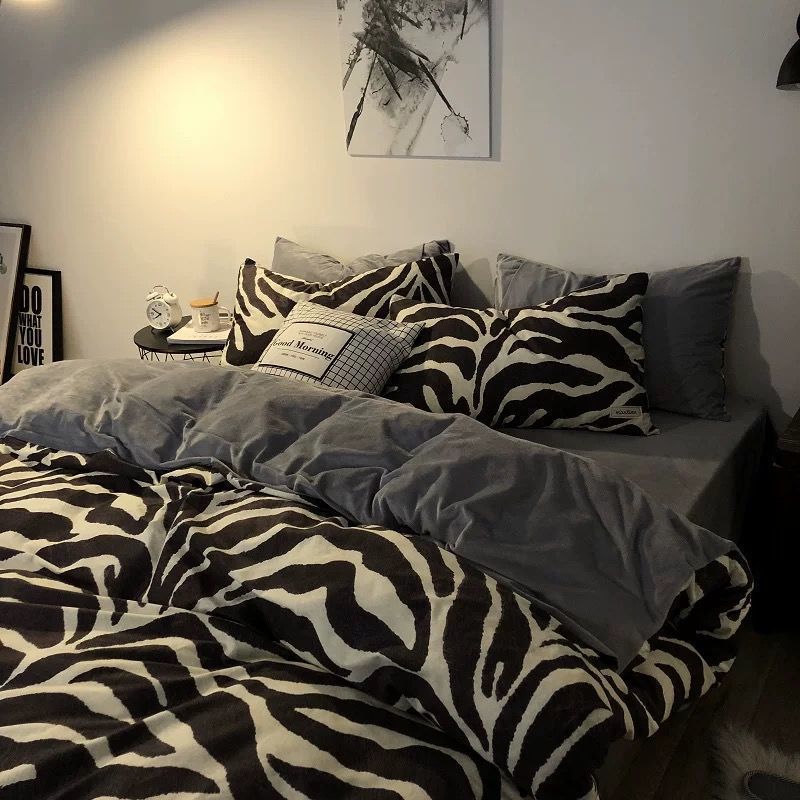 Picture of Four Seasons Washed Cotton ins Quilt Cover Four-piece Set Student Dormitory Bed Sheet Double Three-piece Set Quilt Cover Bedding