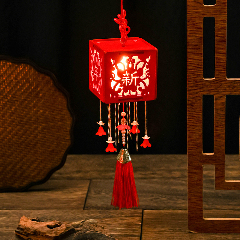 Picture of Chinese Antique Style Wooden Palace Lantern DIY Material Package Satchel Luminous Mid-Autumn Lantern Lantern Festival New Year's Day Gift