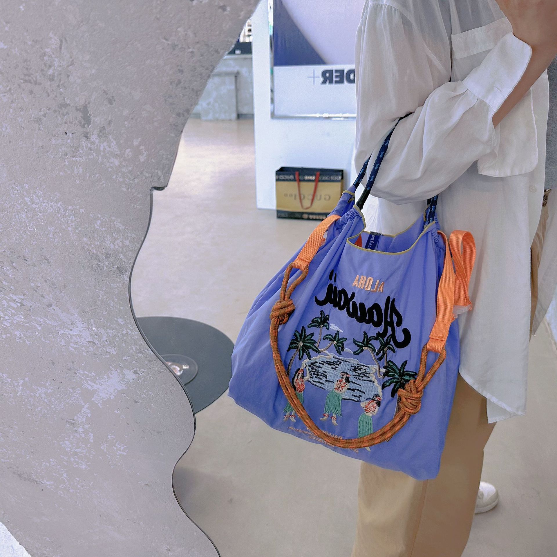 ball chain embroidered shopping bag hand bag light gray badge Rabbit bag embroidered nylon shopping bag portable shoulder