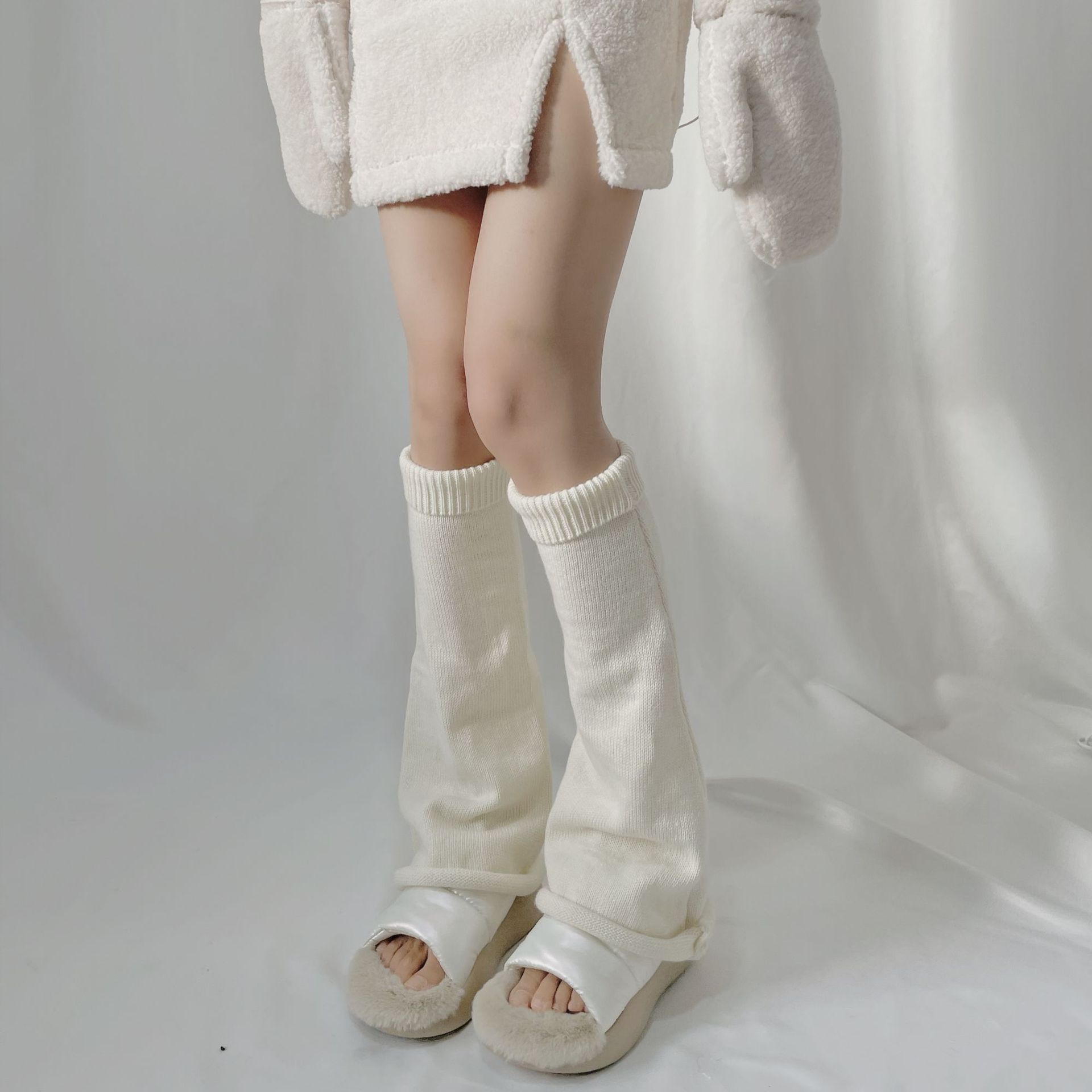 Autumn and winter warm plain thin horn wide legs can be sweet and spicy Millennium jk wool knee pads warm thin leg leg socks