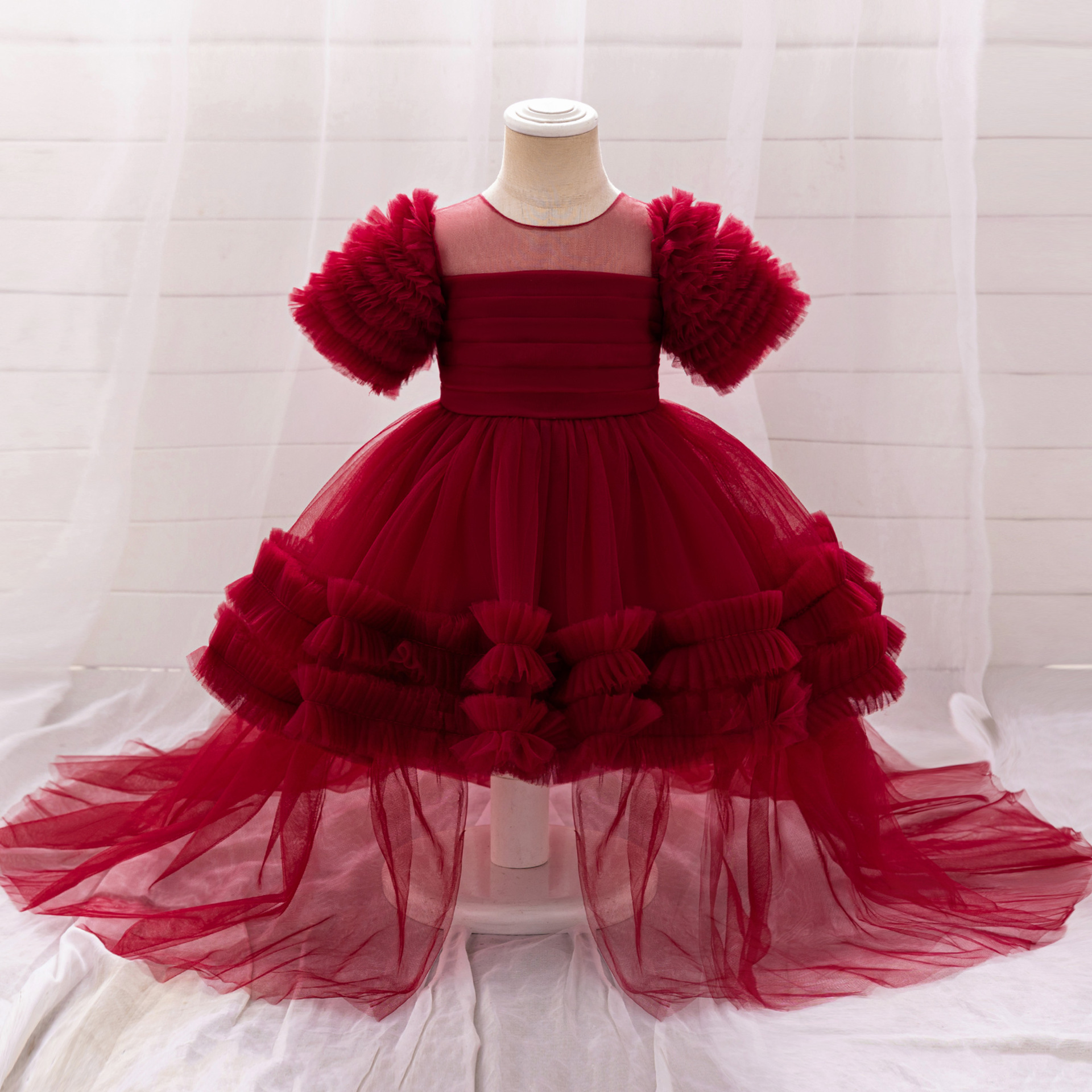 Picture of New One-year-old Dress Short-sleeved Pleated Mesh Lace Trailing Princess Dress Ponked Yarn Flower Children's Wedding Dress
