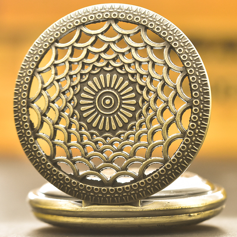 Foreign Trade Retro Creative Pocket Watch Classic Hollow Pattern Necklace Hanging Watch Personalized Flip Student Quartz Pocket Watch