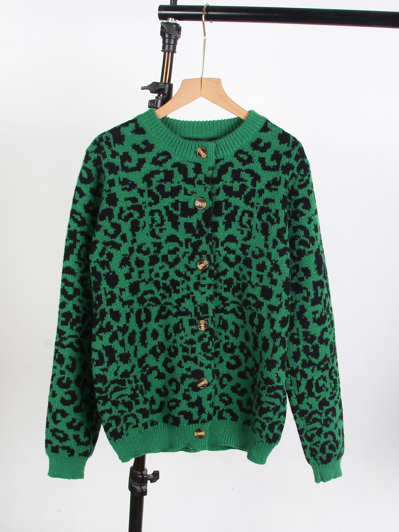 Picture of European and American new autumn/winter sweaters for women, cross-border Amazon loose knit crew neck long-sleeve leopard print sweater cardigan jacket