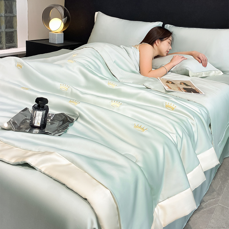 Picture of Cool Silk Summer Cool Quilt Four-Piece Set Non-Silk Tencel Gift Summer Quilt Three-Piece Dormitory Thin Summer Air-Conditioned Quilt