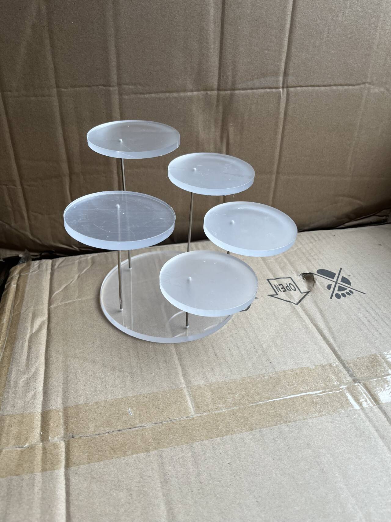 Picture of Acrylic round seat ring jewelry display stand small accessories jewelry tray desktop finishing storage display stand