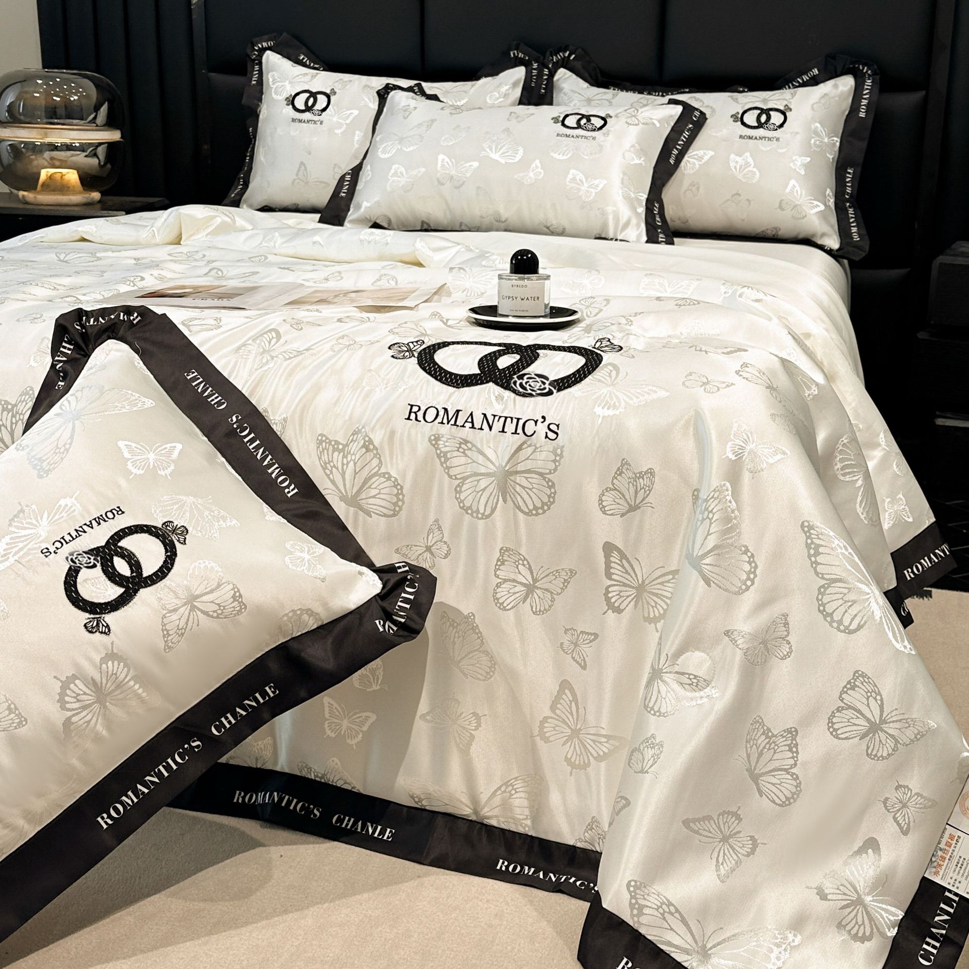 Picture of Class A Ice Silk Summer Quilt Air-conditioning Quilt Bed Cover Bed Sheet Four-piece Set Advanced Light Luxury Embroidered Summer Cool Quilt Summer Thin Quilt