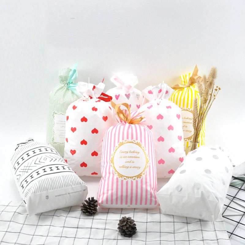 Creative Gravure Ribbon Drawstring Bag Christmas New Year Packaging Gift Bag Candy Paper Bag Biscuit Bag 50 Packs