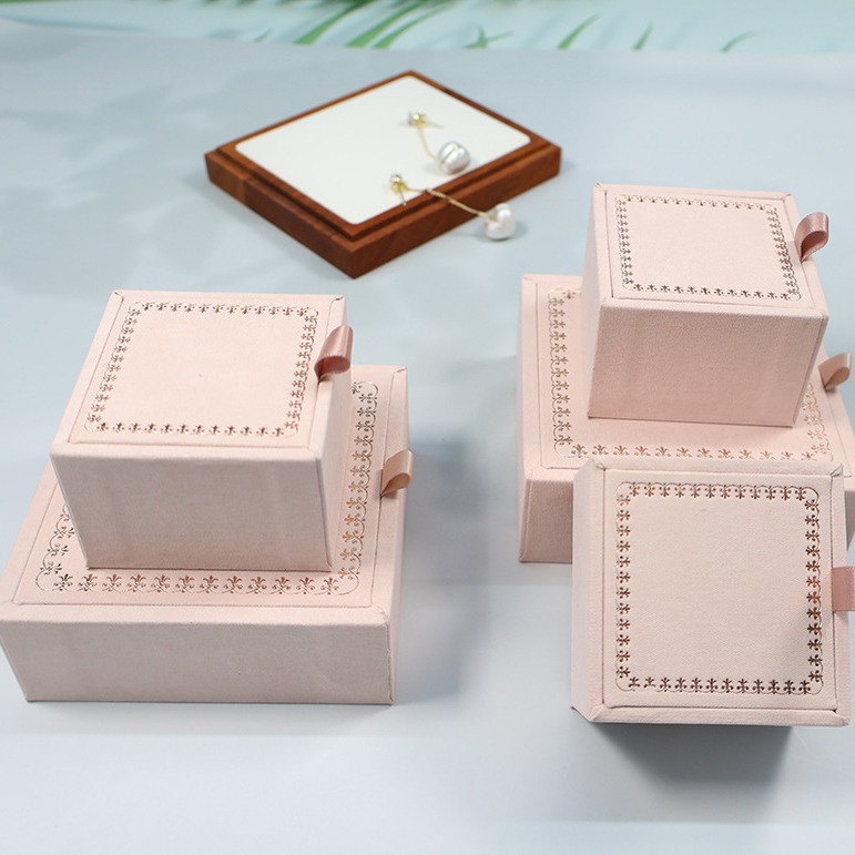 In stock jewelry storage box high-grade wooden necklace earrings packing box ring badge jewelry gift box