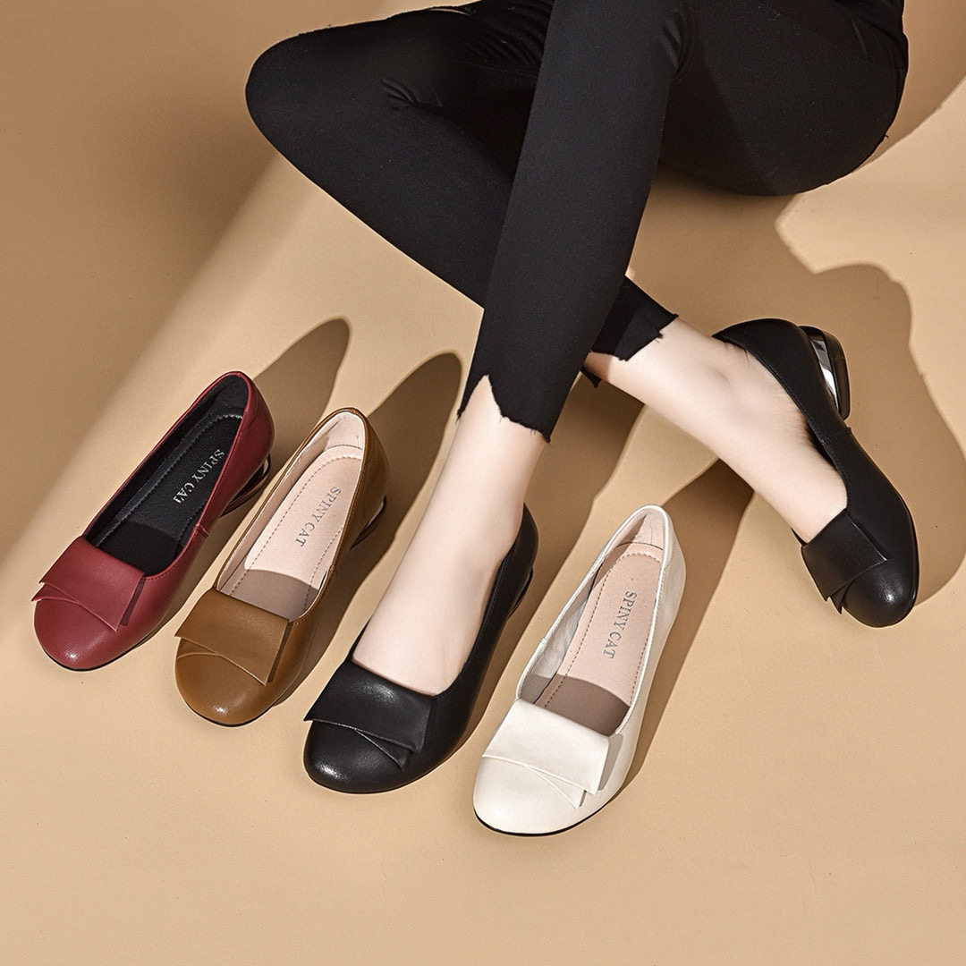 Round-toed Loafers Women's 2025 Spring New Shallow Mouth One-step Single-layer Shoes Flat Work Shoes Commuter Women's Four Seasons Shoes