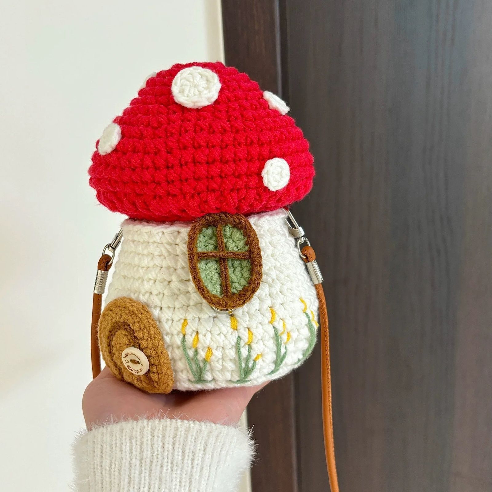 Picture of Yarn crochet mushroom house bag hand-knitted DIY material bag cute change shoulder crossbody beginner beginner
