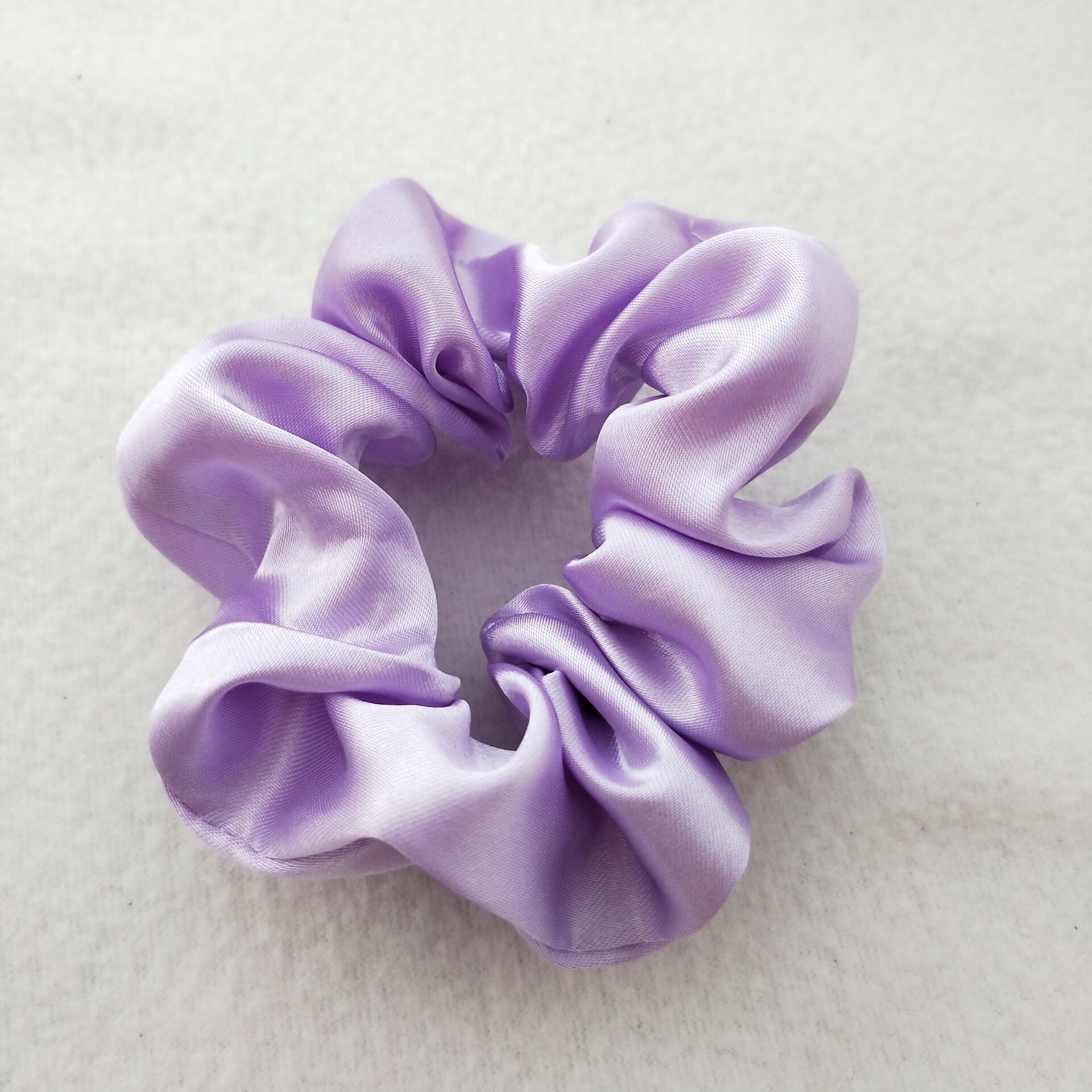 Picture of Cross-Border Amazon Satin Fabric Satin Scrunchie for Women, High-End Bun Hair Tie
